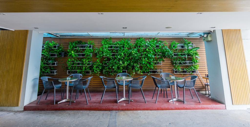 Samran Place Hotel Bangkok Exterior photo